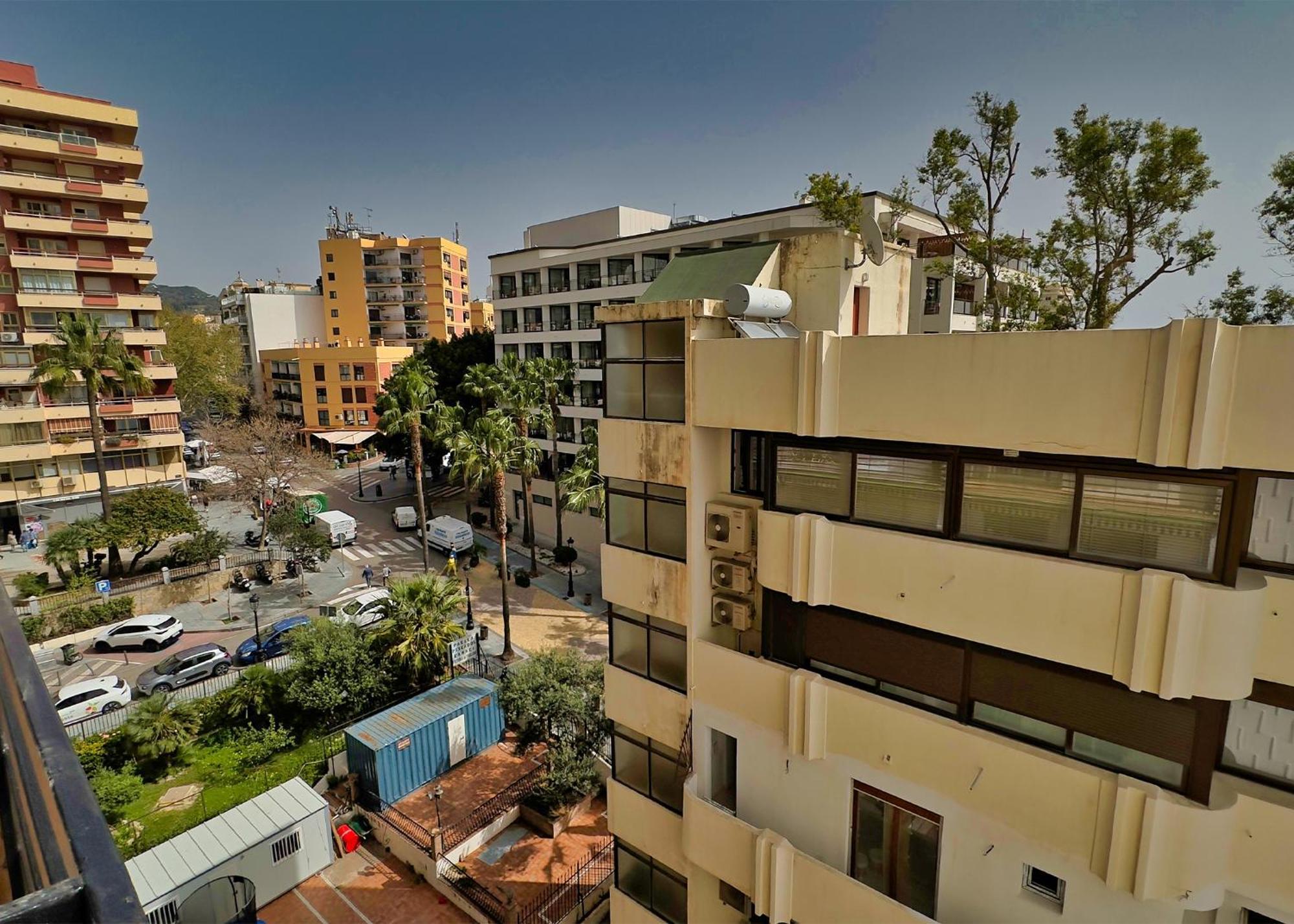 Mediterraneo 508. Fantastic Studio On The Beachfront With Sea Views. ماربيا المظهر الخارجي الصورة