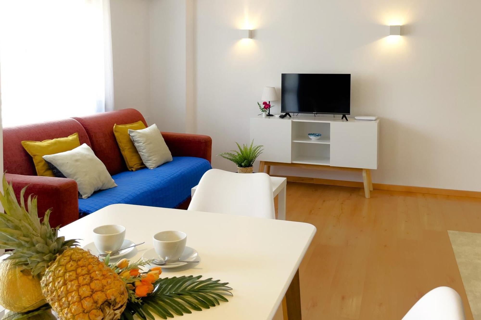 Mediterraneo 508. Fantastic Studio On The Beachfront With Sea Views. ماربيا المظهر الخارجي الصورة